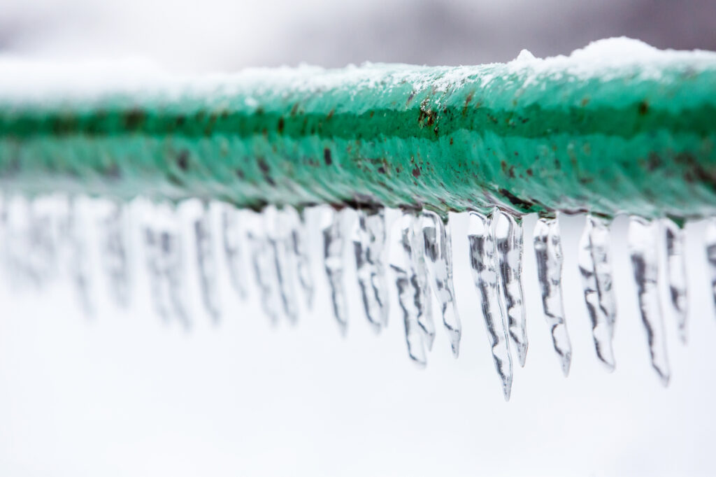 How To Tell if Your Plumbing Pipes Are Freezing in Minnesota